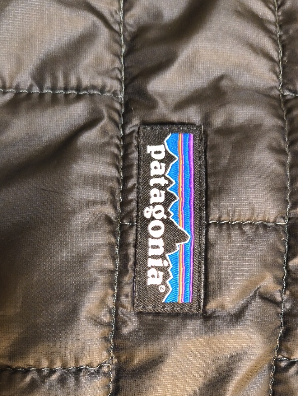 Patagonia Nano Puff Hoody (L) - Picture 10 of 10